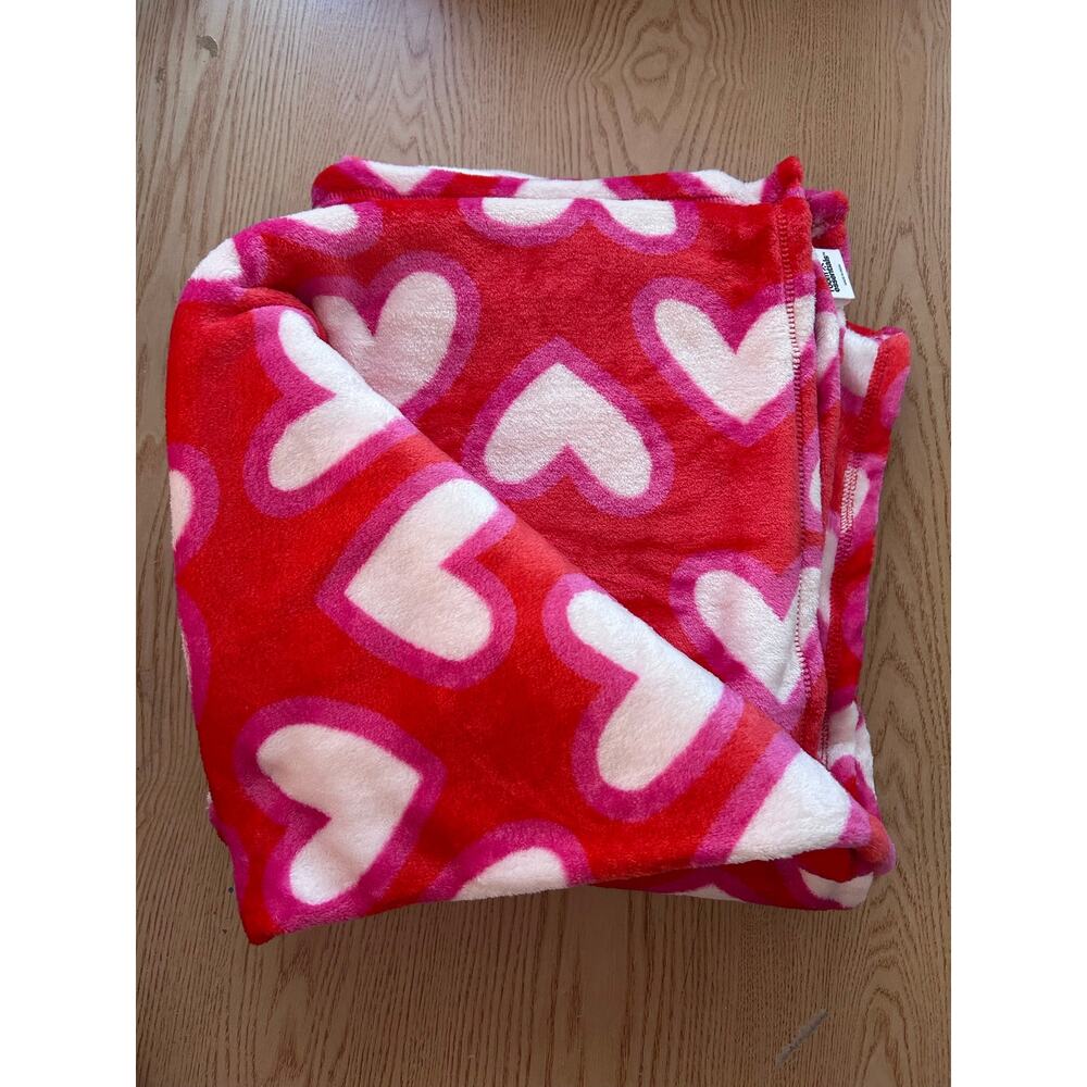 New Room Essentials Plush Fleece Throw Blanket Red White Pink Hearts ❤️🤍50”x60”